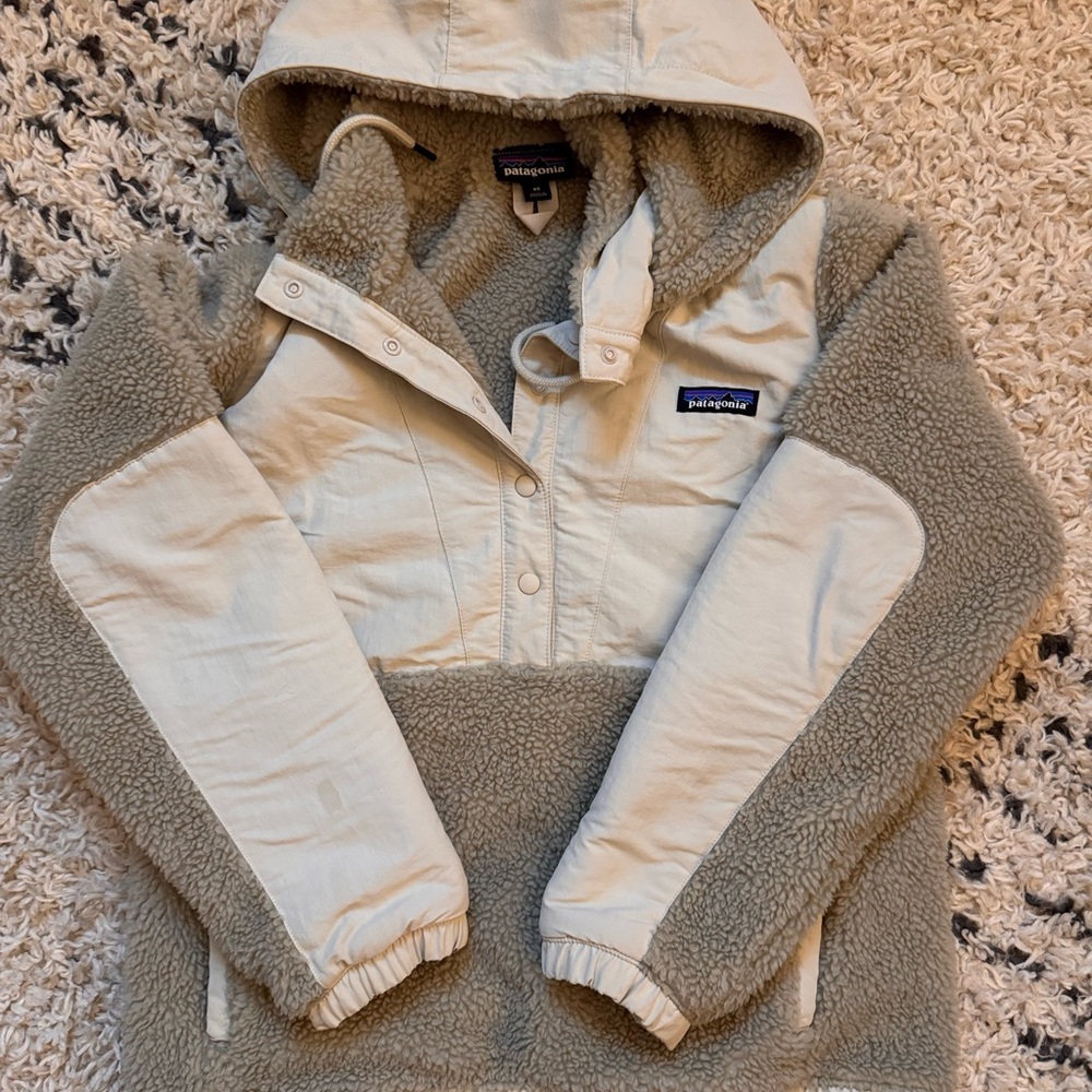 Patagonia Women’s Cream  Fleece Jacket